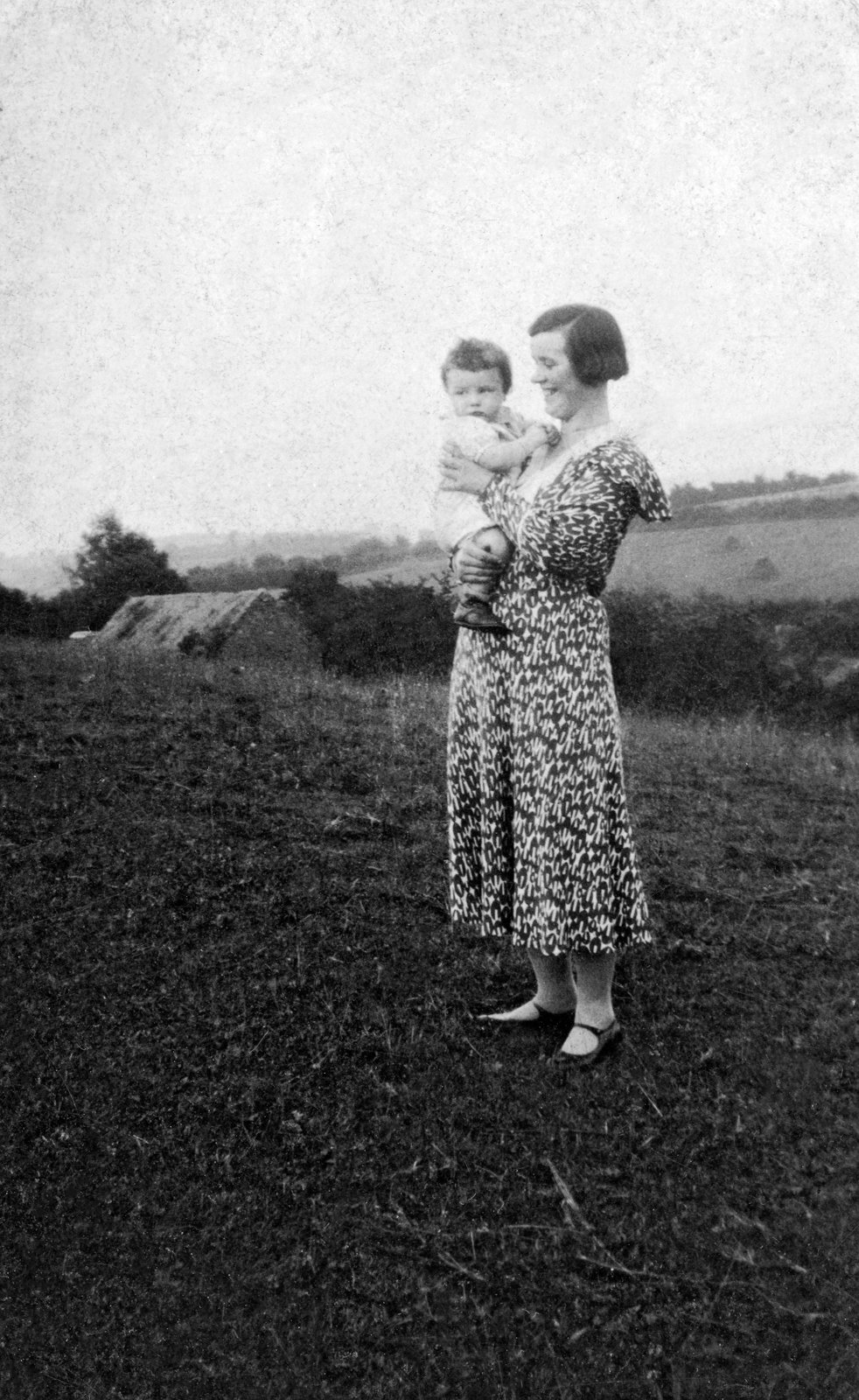 Eva Clerkin with a child, early 1940s.
