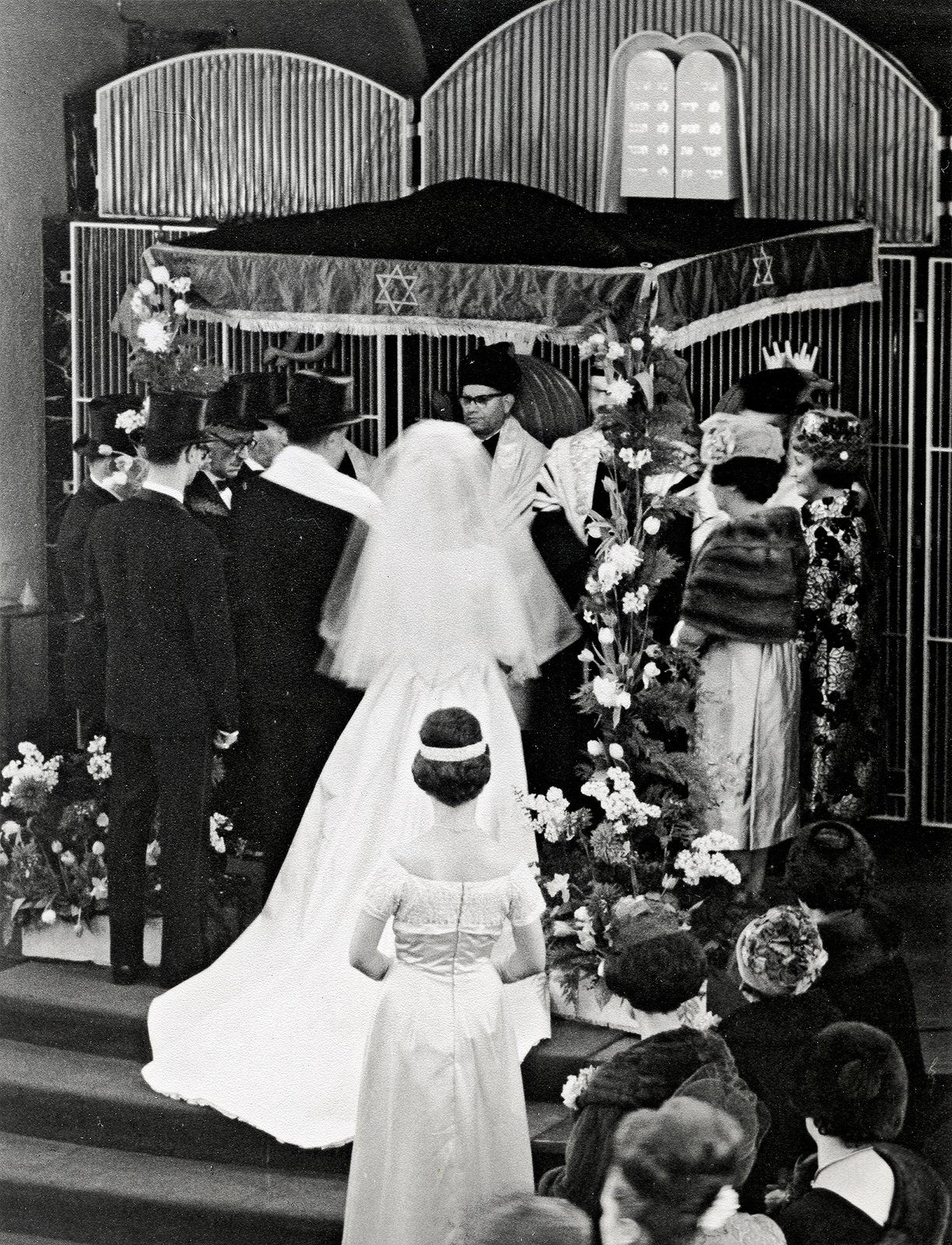 Wedding of Geoffrey Kronn and Lila Shaper, Terenure Synagogue, Dublin, 1964.